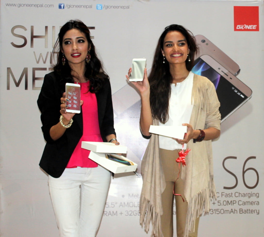 जियोनी एस सिक्स सार्वजनिक गर्दै मिस नेपाल अर्थ दिव्यता वैद्य र मिस नेपाल इन्टरनेशनल मेधा कोइरालाः मोबाइल्स खबर