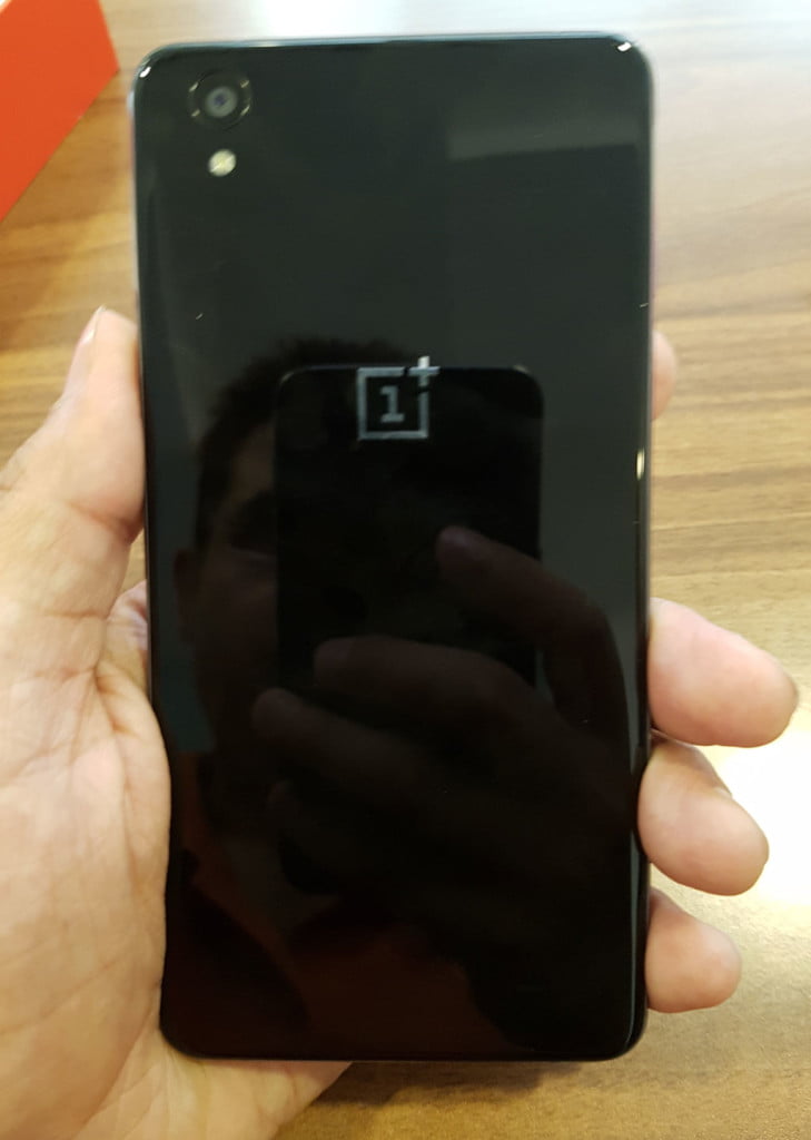 वान प्लस एक्स स्मार्टफोनः मोबाइल्सखबर डटकम