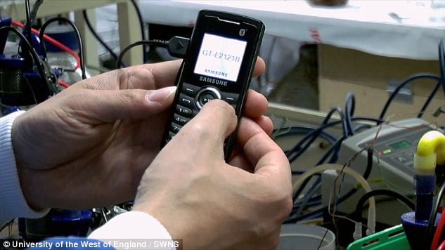 पिसाव फेर्नुस् र आफ्नो स्मार्टफोन मज्जाले चार्ज गर्नुस्