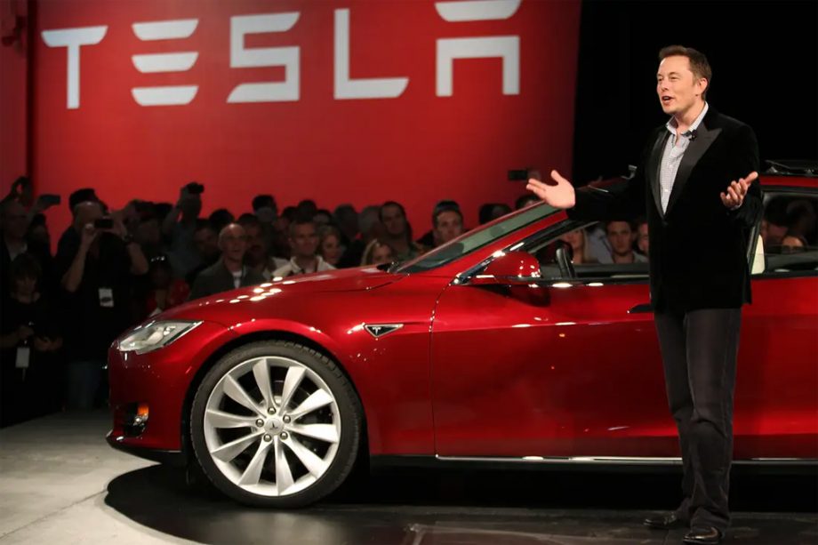 इलेक्ट्रिक कार निर्माता कम्पनी टेस्ला विश्वको सबैभन्दा मूल्यवान अटो कम्पनी
