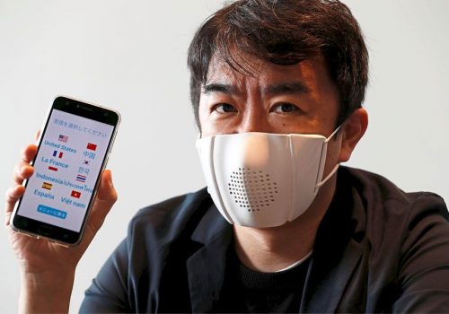 जापानी स्टार्टअप कम्पनीले बनायो स्मार्ट फेस मास्क, फोन कल र भाषा अनुवाद गर्न सकिने