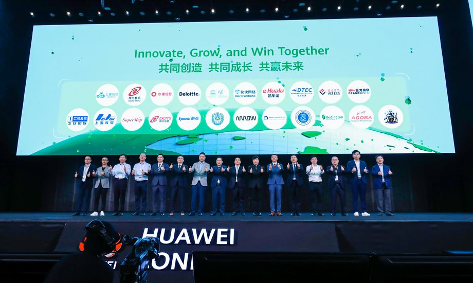 Huawei: Creating New Value with Synergy across Five Tech Domains