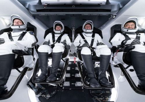 स्पेसएक्सद्वारा चार ‍जना वैज्ञानिक रहेको रकेट अन्तरिक्षमा प्रक्षेपण