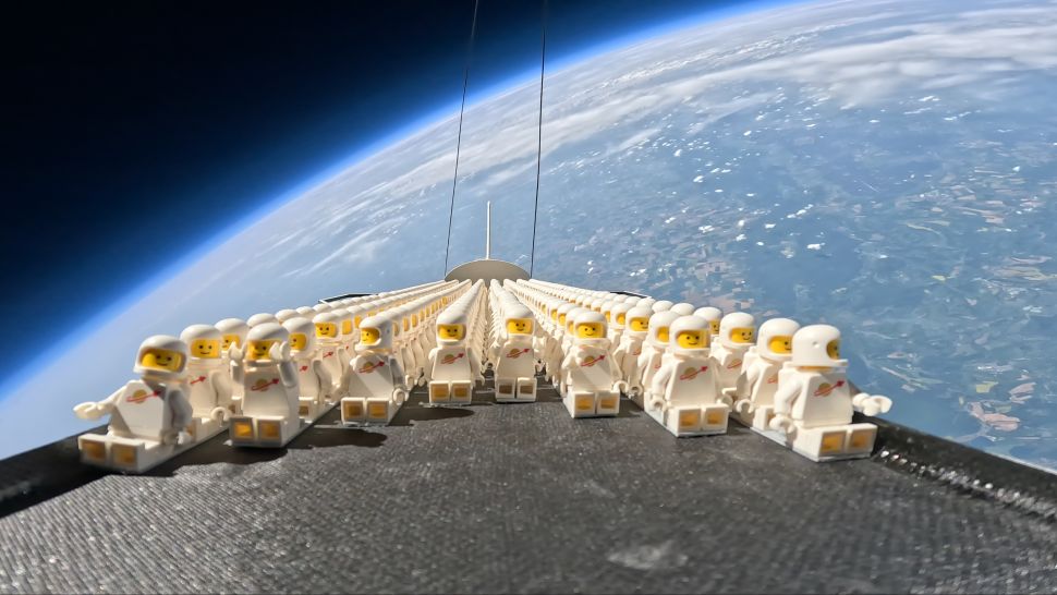 खेलौना कम्पनी लेगोले १ हजार साना ‘अन्तरिक्ष यात्री’लाई अन्तरिक्षमा पठायो