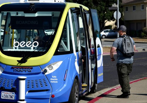 San Francisco launches driverless bus service following robotaxi expansion