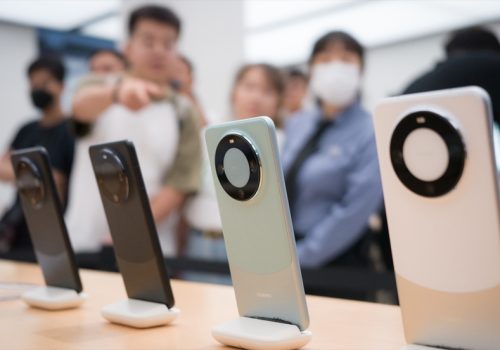 तेस्रो त्रैमासिकमा चीनमा स्मार्टफोनको ढुवानी ५ प्रतिशतले घट्यो