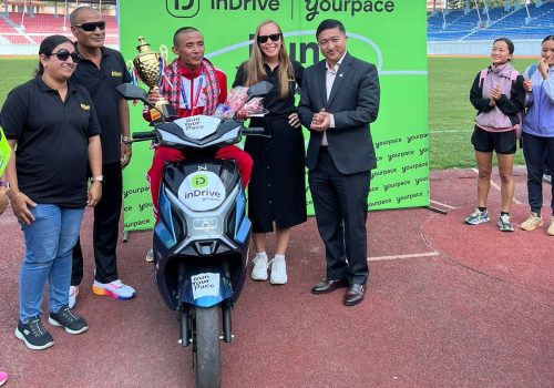 inDrive helped 600 participants prepare for the Kathmandu Marathon and gave the winner an Exciting EV Scooter
