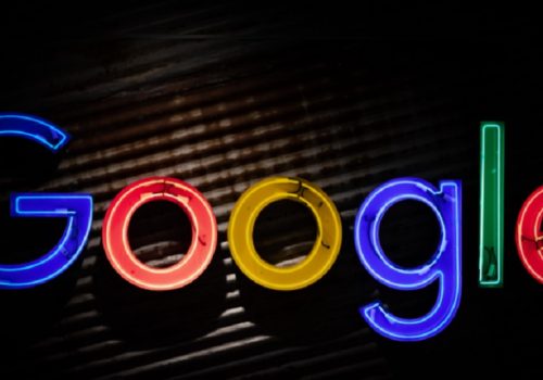 एआई च्याटबोटहरूको प्रयोगले वेबसाइटतर्फको ट्राफिक घटाइरहेको आरोप गुगलद्वारा अस्वीकार